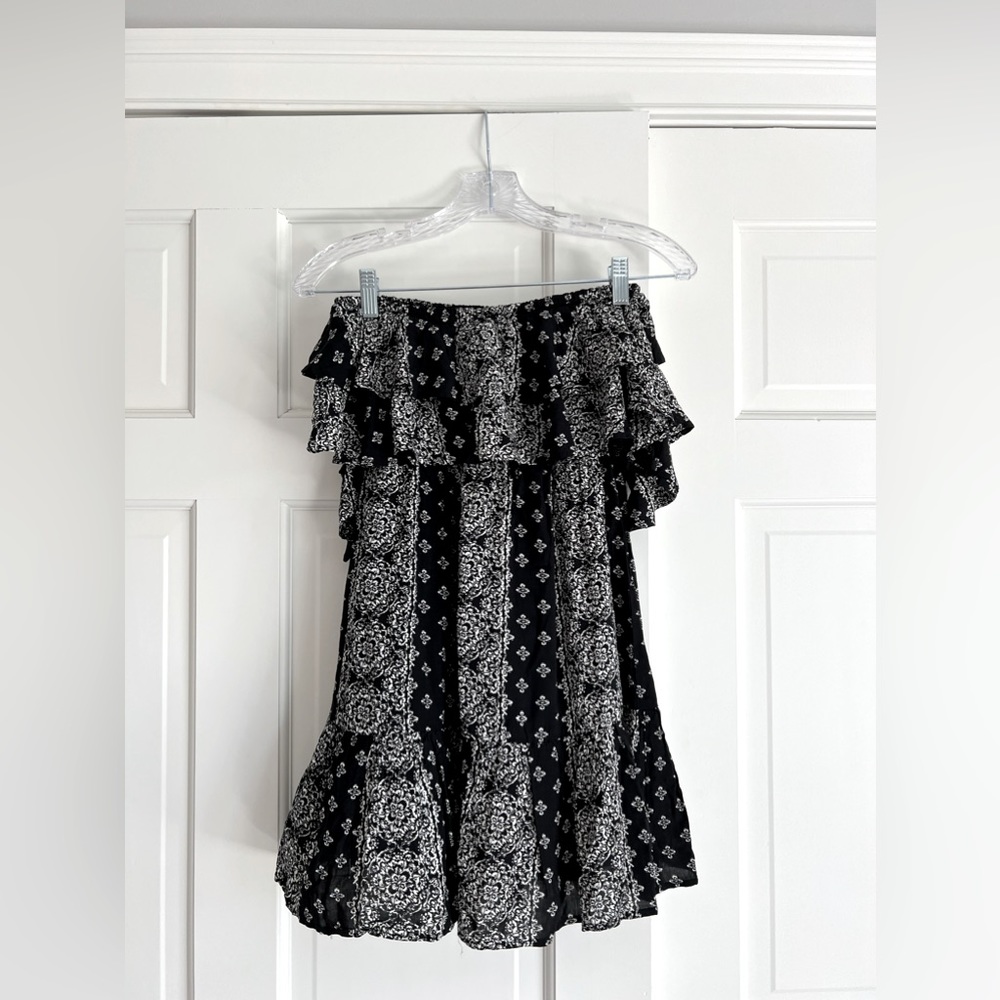 NWOT Skylar + Madison Ruffle Paisley Dress
